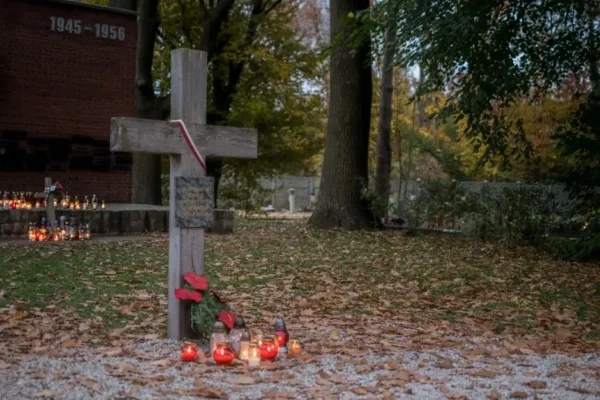 Tablica pamięci Franciszka Cholewy w Nieszawie