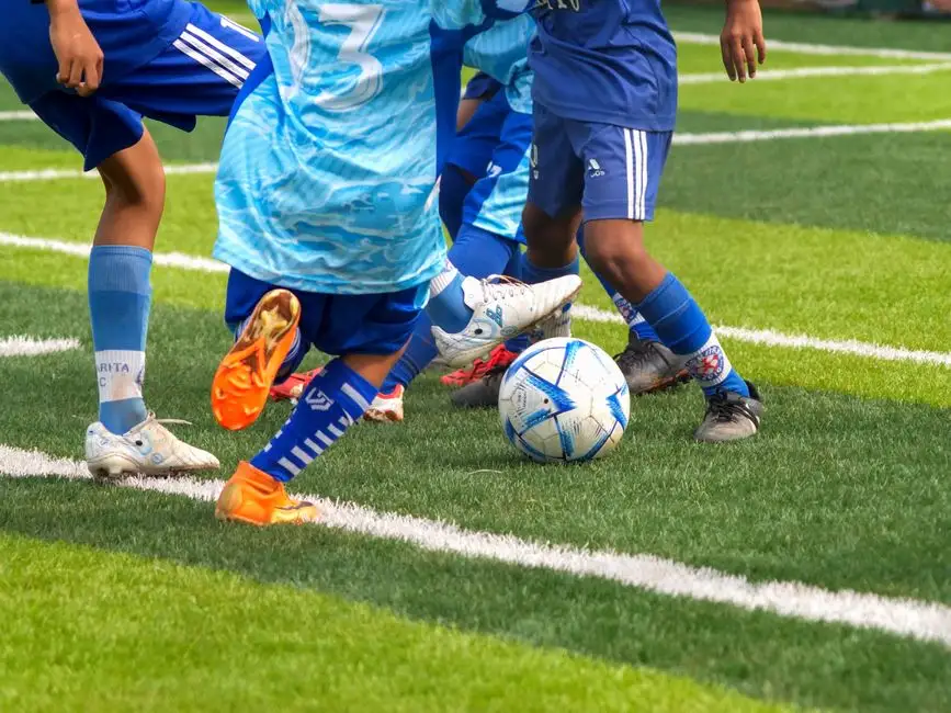 Młodzi piłkarze z Wzgórza Raciążek zdobywają doświadczenie na Summer Cup