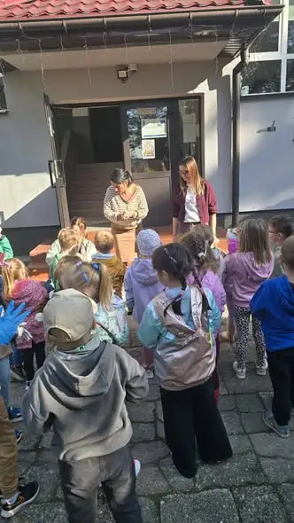 Uczniowie ze szkoły w Bądkowie włączyli się w akcję Sprzątanie Świata