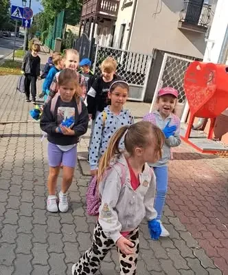 Uczniowie klas I–III z Ciechocinka posprzątali Park Zdrojowy