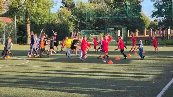 Camp Młody Widzew w Nieszawie – sportowa energia i piłkarskie emocje