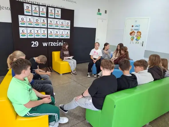 Ogólnopolski Dzień Głośnego Czytania w szkole w Zakrzewie
