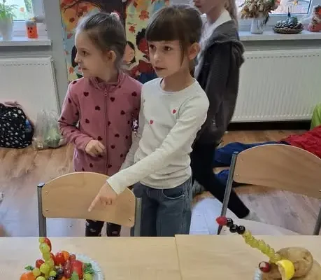 Klasa II zamieniła warzywa i owoce w dzieła sztuki – inspiracja Arcimboldem