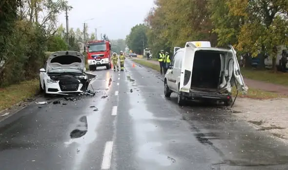 Zderzenie trzech aut w powiecie aleksandrowskim. Trzy osoby trafiły do szpitala