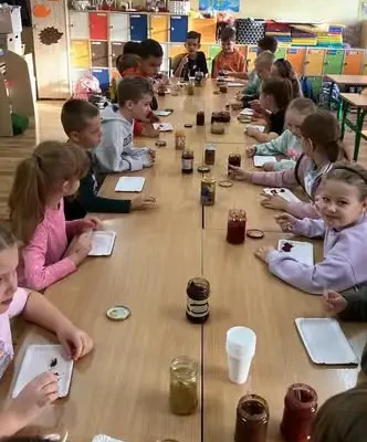 Smaki lata w słoiku – wyjątkowa lekcja w klasie II b