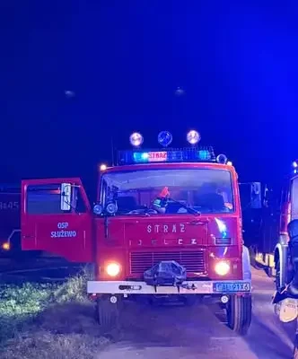 Pożar palet w Plebance – akcja strażaków z pięciu jednostek