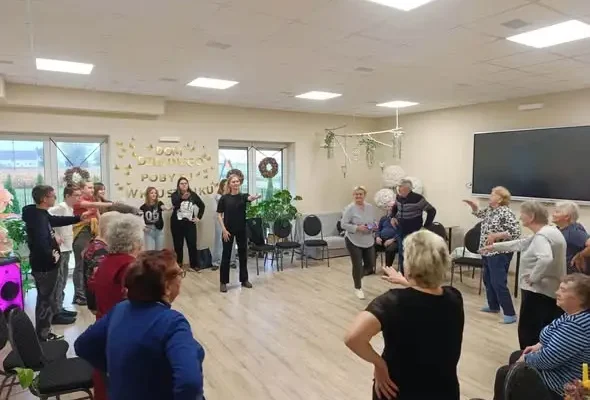 FitSenior w Gminie Koneck: międzypokoleniowa zumba i trening funkcjonalny